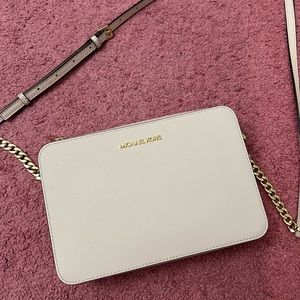 Michael Kors crossbody bag pink